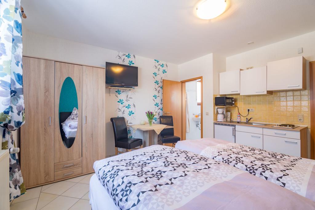 Studiohaus Haus Roswitha * Geisfeld (Rhineland-Palatinate)